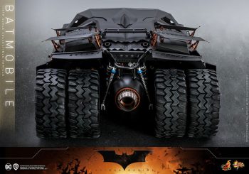 トピックス】映画『バットマン ビギンズ』より、バットマン（2.0版）と