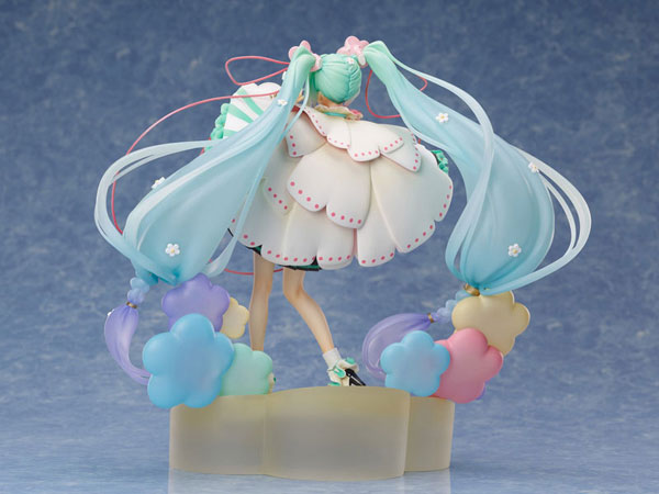 初音ミク「マジカルミライ 2021」Ver. 1/7スケールフィギュアが