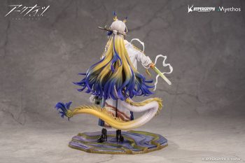 アークナイツ』より、山河を歩み万物を俯瞰する「シュウ」の凛とした姿