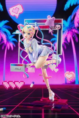 NEEDY GIRL OVERDOSE』より、パソコンの画面から飛び出す姿の「超絶最